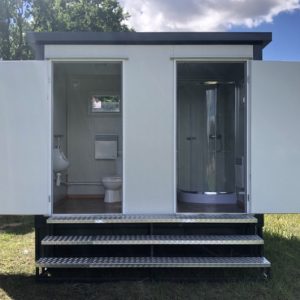 Contenedor sanitario + WC + ducha + cisterna