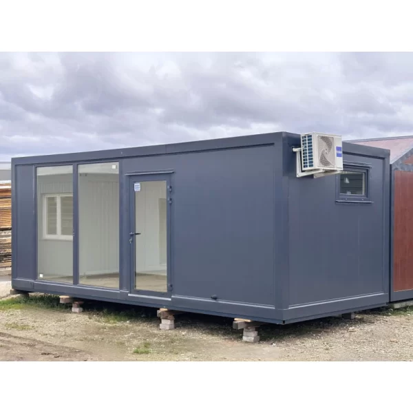 Contenedor 7×3 m grandes vitrinas  aire acondicionado y baño
